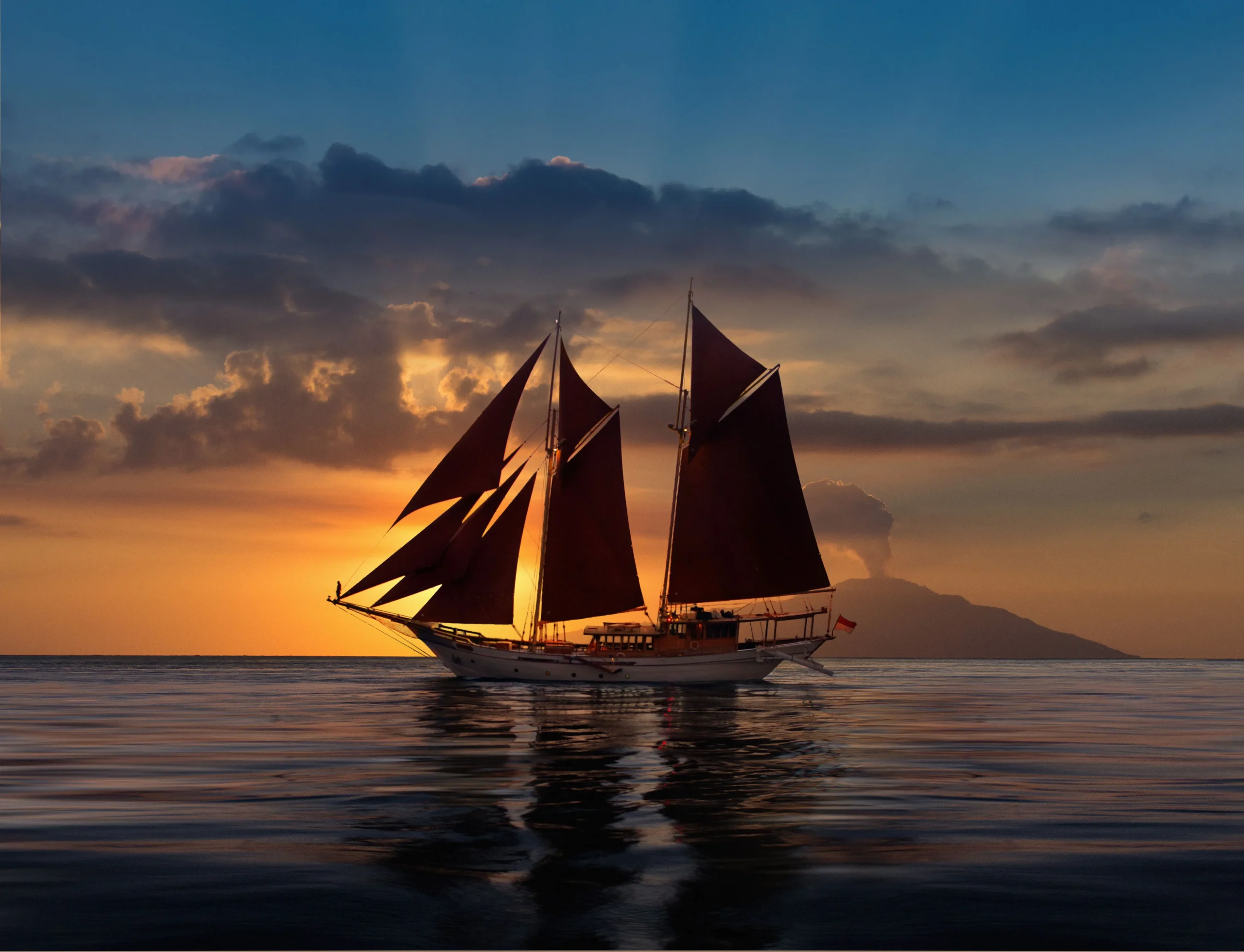Liveaboard Experience with Labuan Bajo Luxury