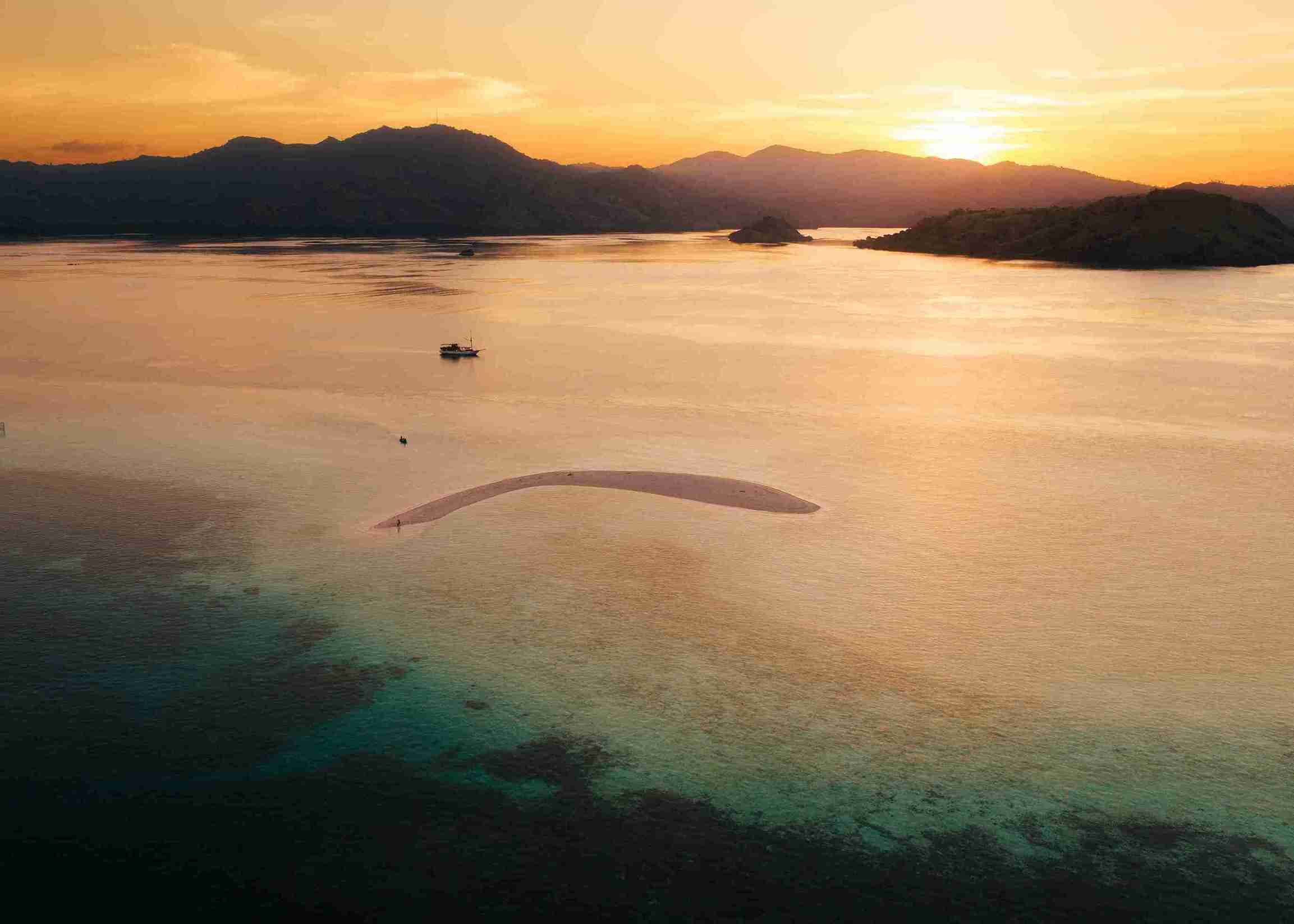 Secluded Beaches — Komodo cruise highlight