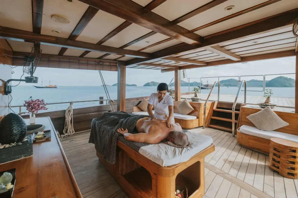 Phinisi Liveaboard