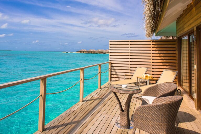 What Is a Phinisi Boat — History, Design & Modern Luxury