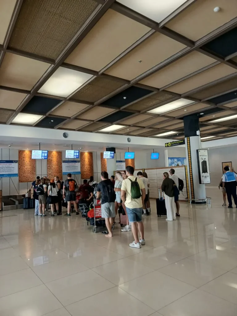 Flights to Labuan Bajo — Routes, Airlines, Prices & Booking Tips