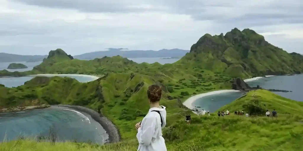 Labuan Bajo Solo Travel Guide — Tips, Budget & Safety for Independent Travelers