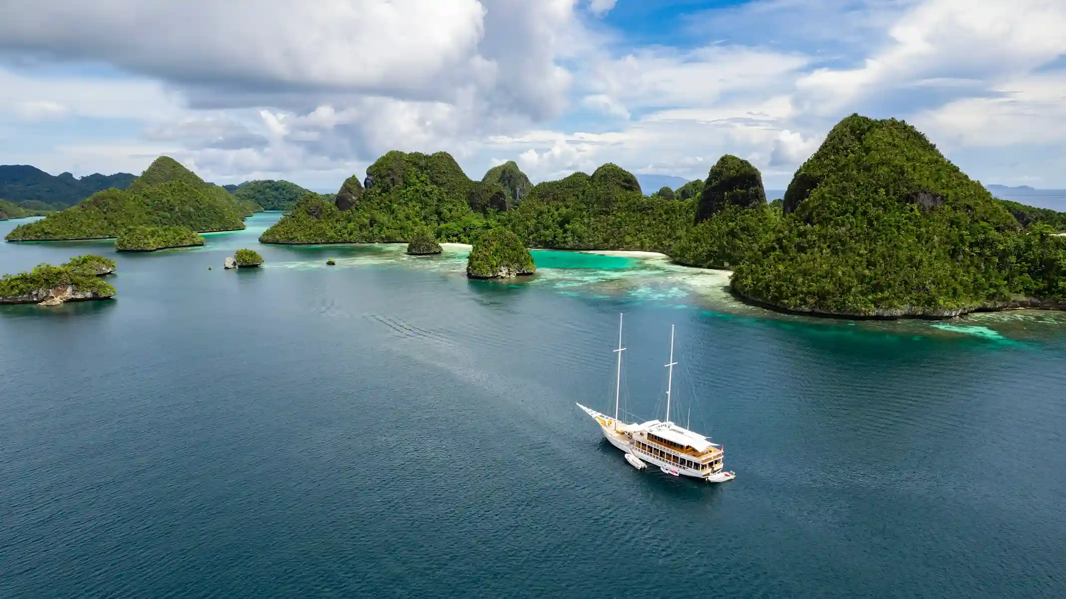 Private Phinisi Charters for Families and Groups in Raja Ampat
